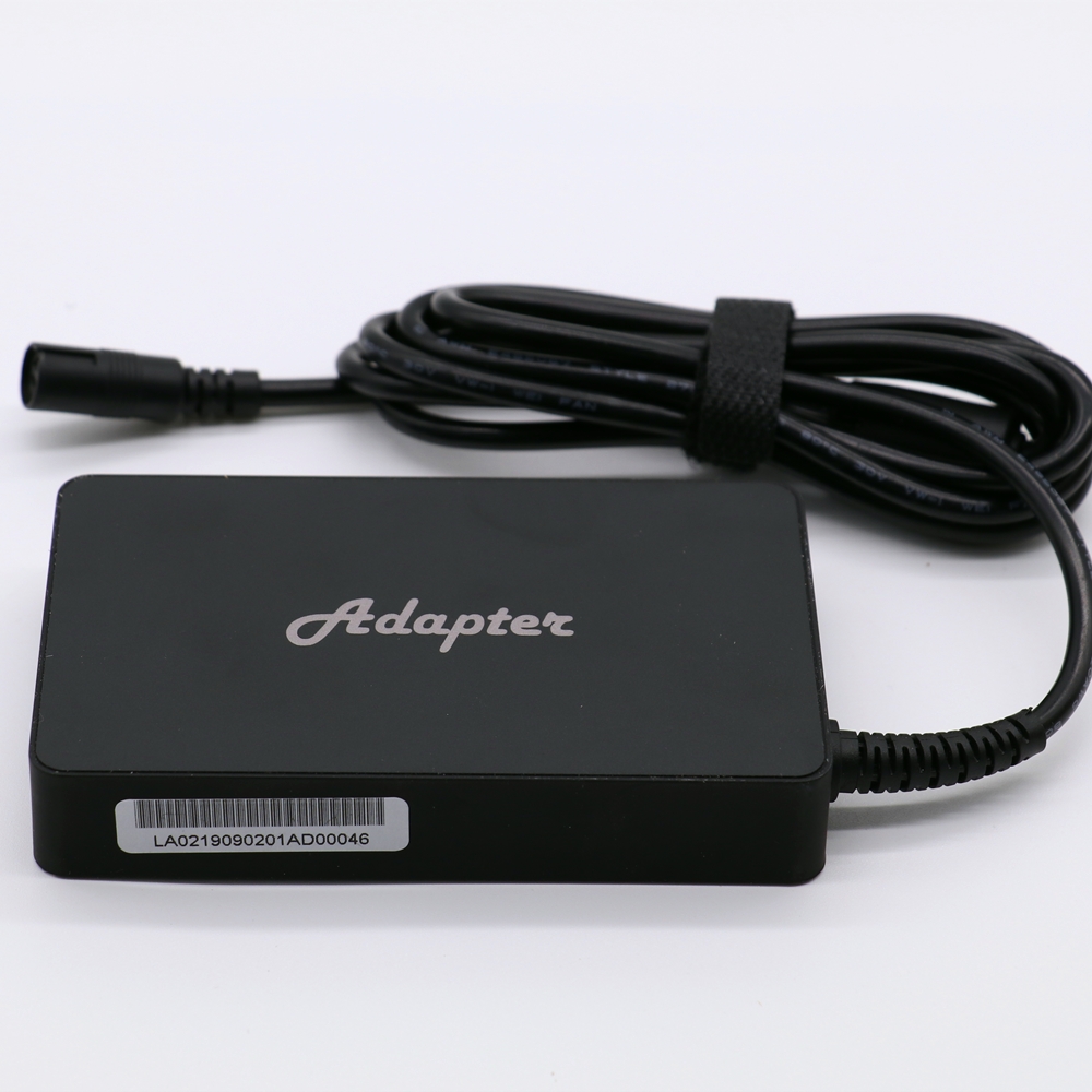 Universal adapter 65w with 8 tips