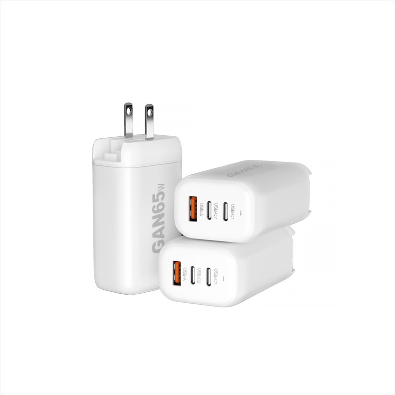 Best selling 65W GaN Foldable 3-Port Fast Charger - Image 3