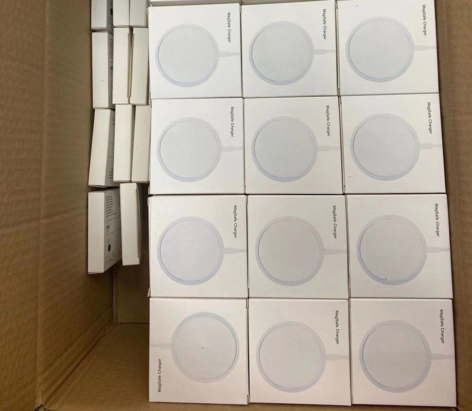New Design 15W Magnetic Wireless Charger for Iphone12 - Image 3