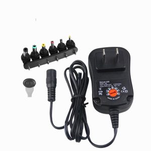 Universal power adapter with 6 dc tips