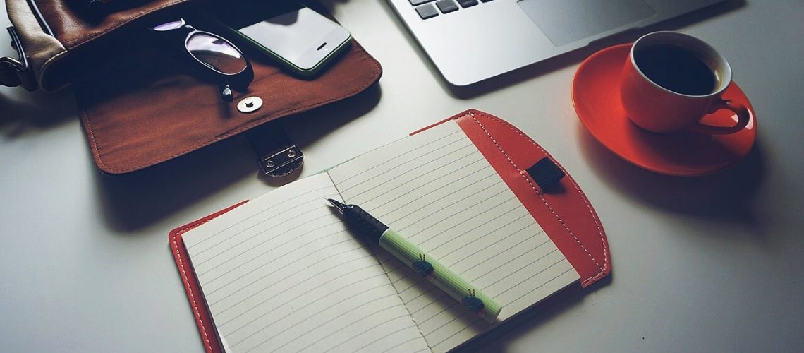 do-docking-stations-charge-laptops-everything-you-need-to-know
